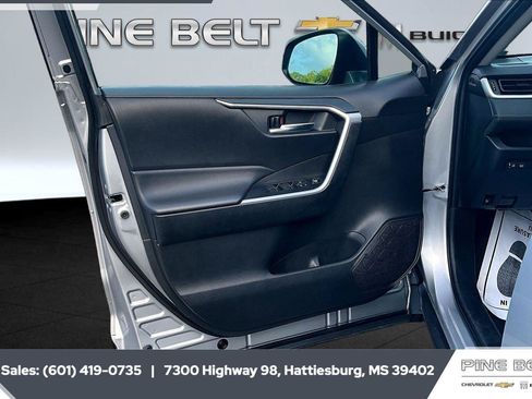 Used 2024 Toyota RAV4 XLE AWD/4WD image 17