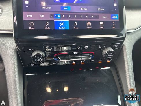 Certified 2025 Jeep Grand Cherokee L Limited w/ Luxury Tech Group II AWD/4WD image 24
