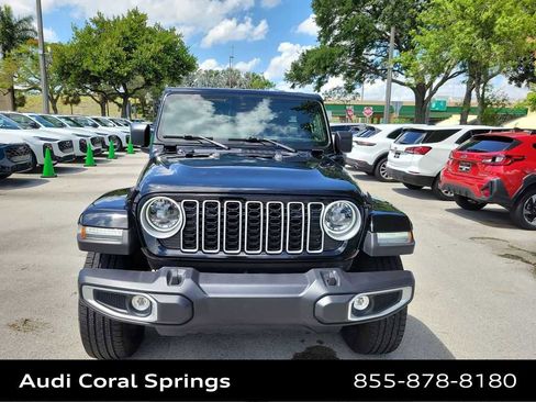 Used 2025 Jeep Wrangler Unlimited Sahara AWD/4WD image 14