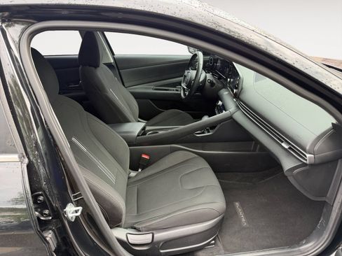 Used 2022 Hyundai Elantra SEL w/ Convenience + Premium Package FWD image 15