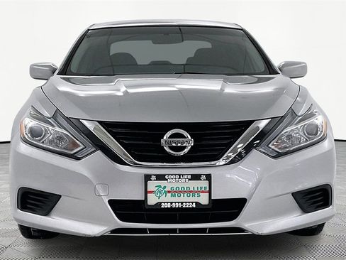 Used 2017 Nissan Altima 2.5 S w/ Power Driver Seat Package image 2