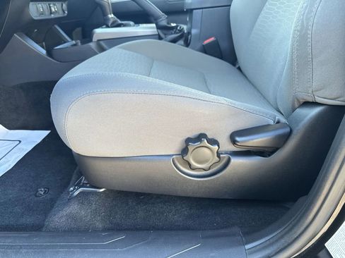 Used 2018 Toyota Tacoma SR5 image 14