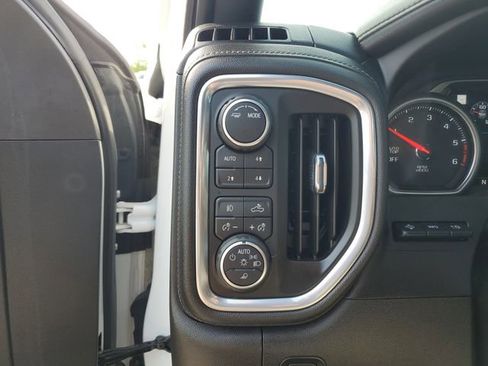 Used 2021 Chevrolet Silverado 1500 High Country w/ Technology Package image 32