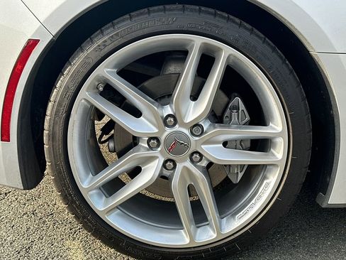 Used 2019 Chevrolet Corvette Stingray Convertible w/ 2LT Preferred Equipment Group image 17