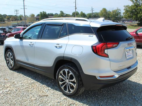 Used 2019 GMC Terrain SLT FWD image 3