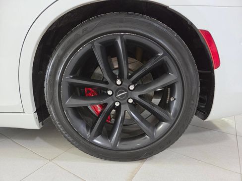 Used 2023 Chrysler 300 C RWD image 11