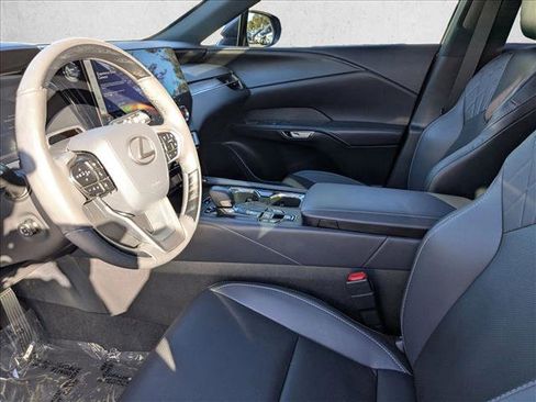 Certified 2025 Lexus RX 350h image 18