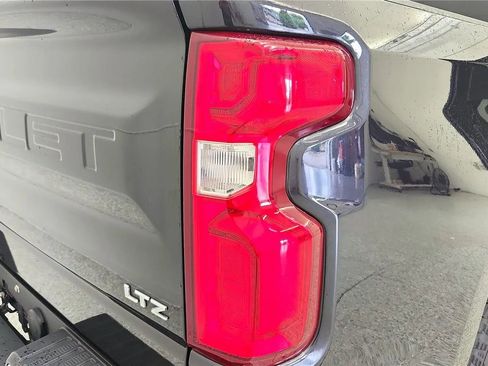 Used 2024 Chevrolet Silverado 1500 LTZ AWD/4WD image 15