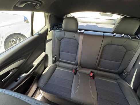 Used 2025 Buick Envista Preferred image 39