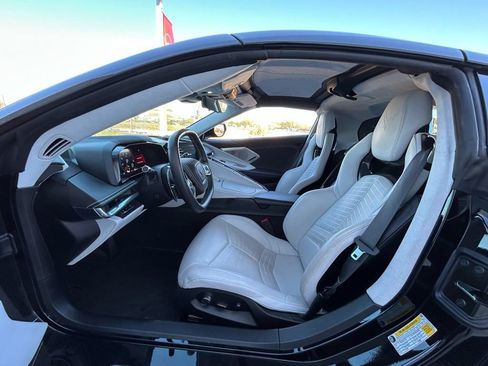 Used 2025 Chevrolet Corvette Stingray Premium Cpe w/ 3LT RWD image 8