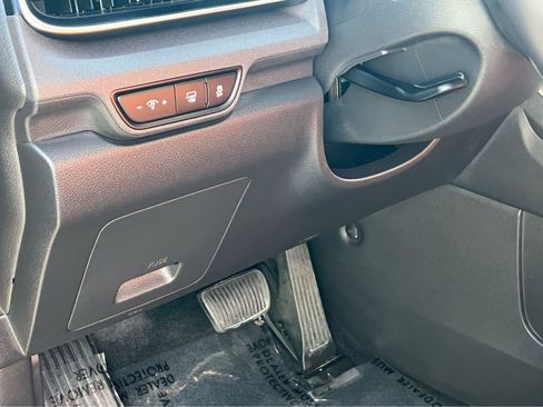 Used 2025 Kia Carnival EX FWD image 29