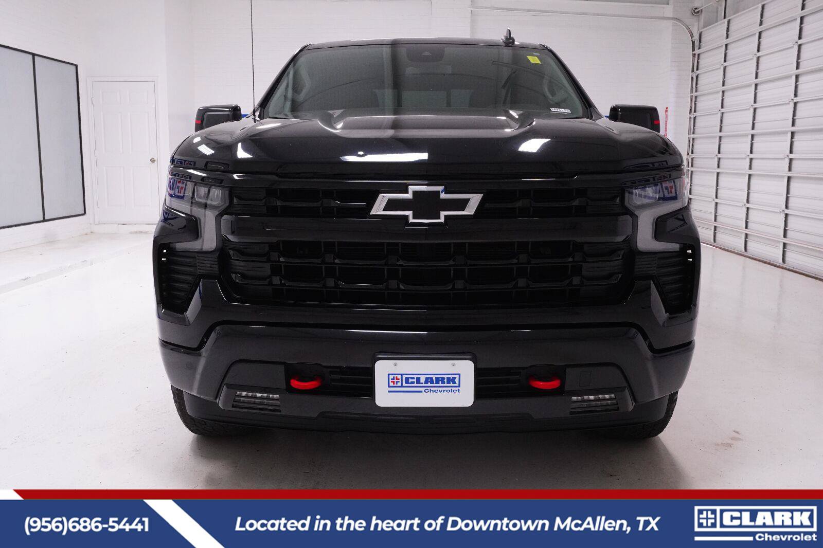 Used 2023 Chevrolet Silverado 1500 RST w/ Redline Edition AWD/4WD image 2