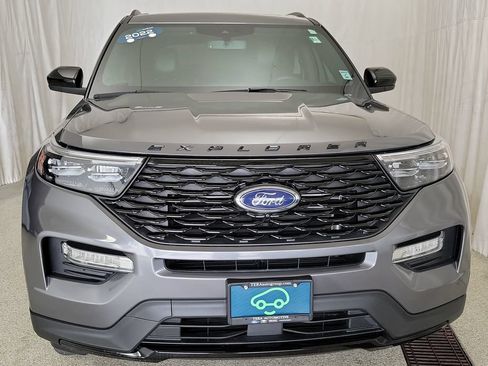 Used 2022 Ford Explorer ST-Line w/ Class IV Trailer Tow Package AWD/4WD image 3