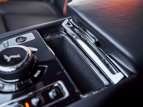 Used 2022 Rolls-Royce Cullinan Black Badge w/ Dark Exterior Package image 61