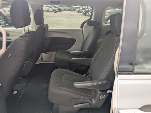 Used 2023 Chrysler Voyager LX FWD image 14