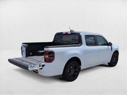New 2025 Ford Maverick Lobo image 2