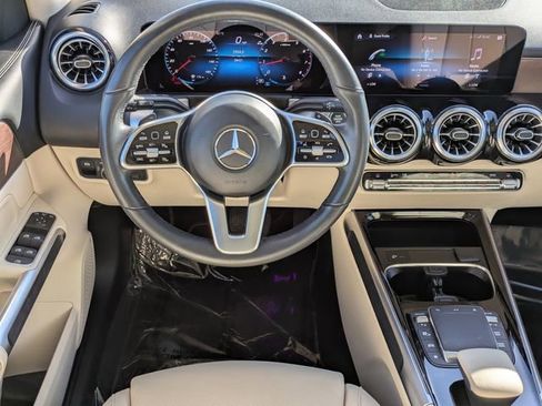 Used 2023 Mercedes-Benz GLB 250 image 16