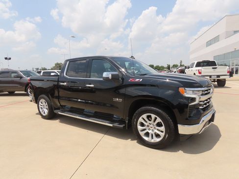 Used 2022 Chevrolet Silverado 1500 LTZ AWD/4WD image 7