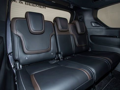 Used 2025 Nissan Armada SL RWD image 47