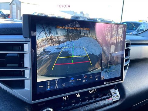 Used 2022 Toyota Tundra Limited image 27