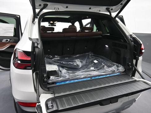 New 2026 BMW X5 xDrive50e image 18