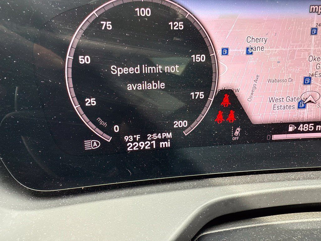 Certified 2025 Porsche Panamera RWD image 3