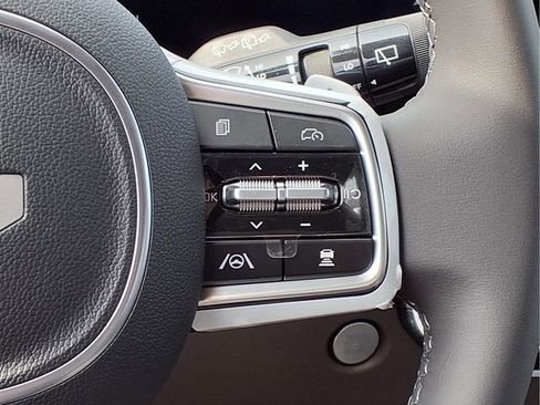 New 2026 Kia Carnival LXS FWD image 11