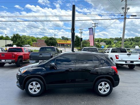 Used 2020 Chevrolet Trax LS w/ Tint and Cruise Package image 1