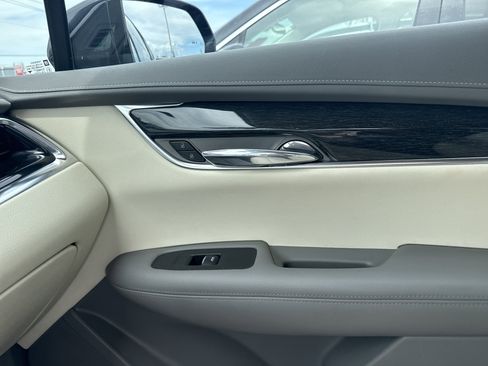 Used 2021 Cadillac XT6 Premium Luxury image 21