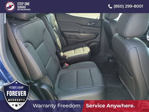 Used 2023 GMC Acadia SLT w/ Elevation Edition FWD image 32