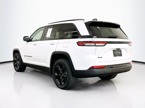 Used 2023 Jeep Grand Cherokee Altitude image 5