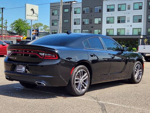 Used 2019 Dodge Charger SXT AWD/4WD image 10