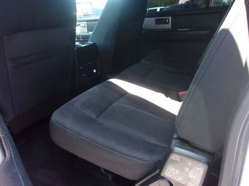 Used 2017 Ford Expedition EL XLT RWD image 9