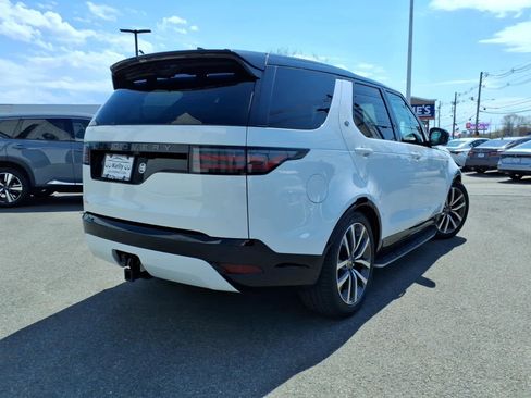 Used 2024 Land Rover Discovery Dynamic SE AWD/4WD image 5