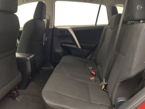 Used 2017 Toyota RAV4 LE FWD image 18
