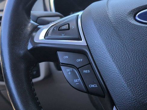 Used 2017 Ford Fusion SE w/ Fusion SE Technology Package AWD/4WD image 22