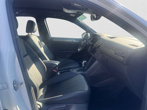 Certified 2024 Volkswagen Tiguan SE R-Line image 15