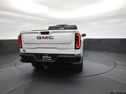 Used 2023 GMC Sierra 1500 AT4X image 5