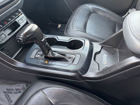 Used 2019 Chevrolet Colorado Z71 image 16
