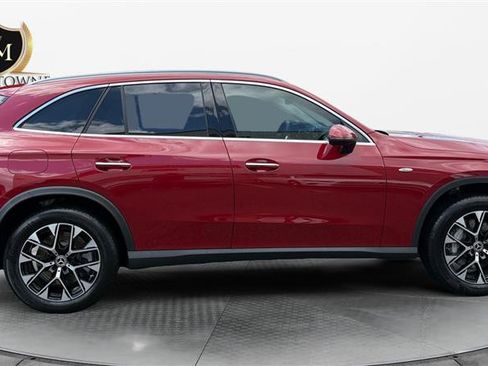 Used 2025 Mercedes-Benz GLC 350e 4MATIC image 6