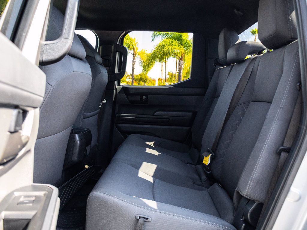 Used 2024 Toyota Tacoma SR5 AWD/4WD image 18