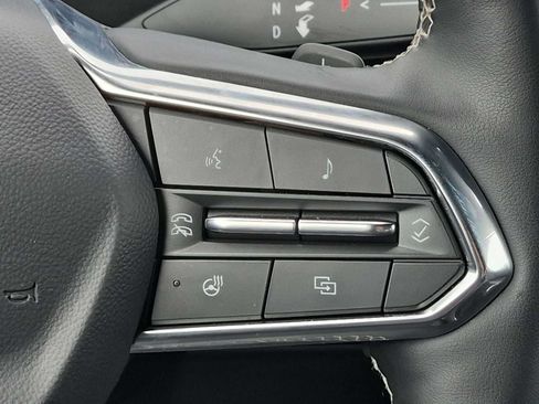 Used 2025 Chevrolet Traverse LT AWD/4WD image 25