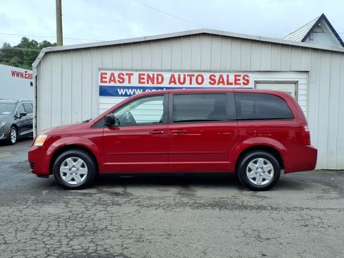 Used 2009 Dodge Grand Caravan SE w/ Climate Group FWD image 2