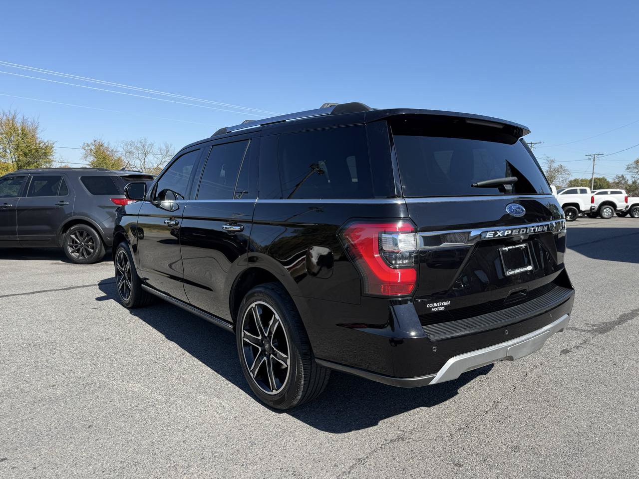 Used 2021 Ford Expedition Limited AWD/4WD image 4