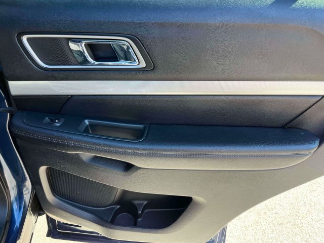 Used 2016 Ford Explorer XLT AWD/4WD image 21