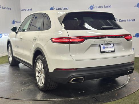 Used 2022 Porsche Cayenne w/ Premium Package AWD/4WD image 5