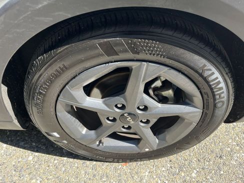 Used 2025 Kia K4 LXS image 29