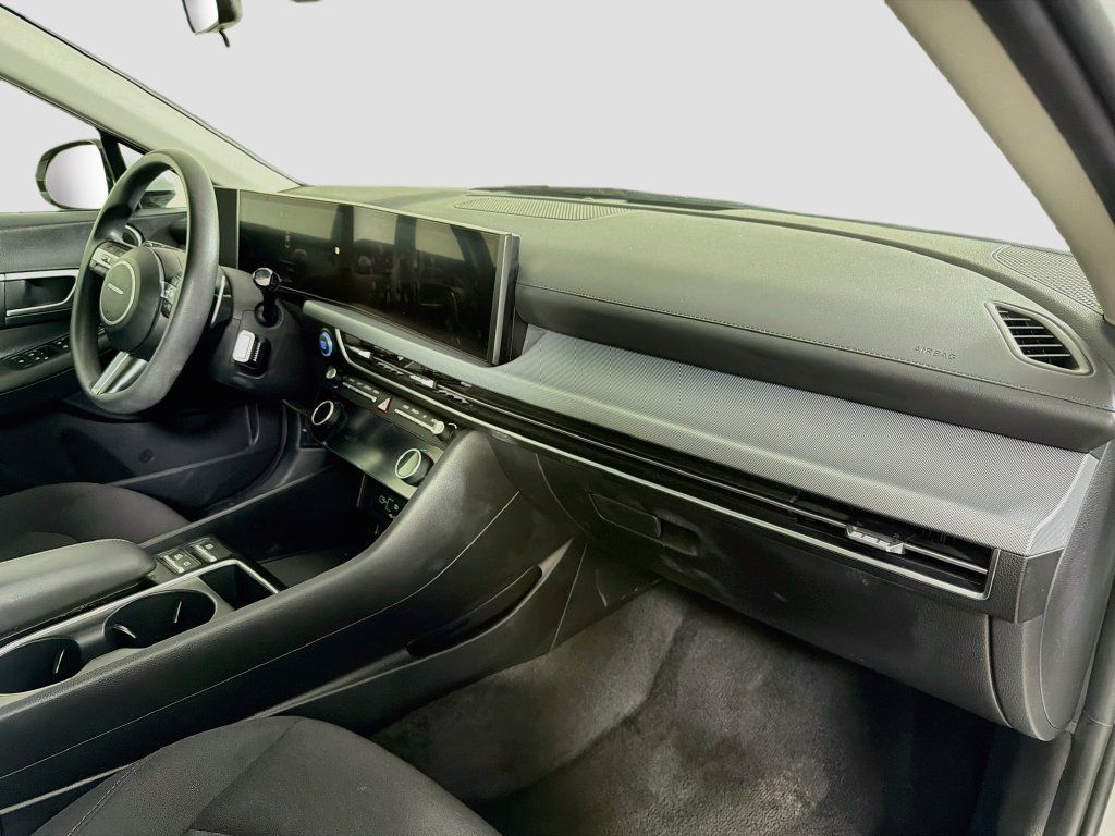Used 2025 Hyundai Sonata SEL FWD image 33