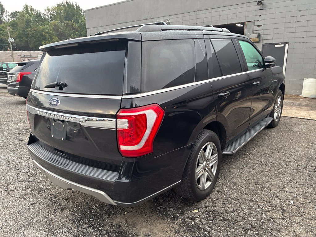 Used 2020 Ford Expedition XLT w/ Equipment Group 202A AWD/4WD image 15