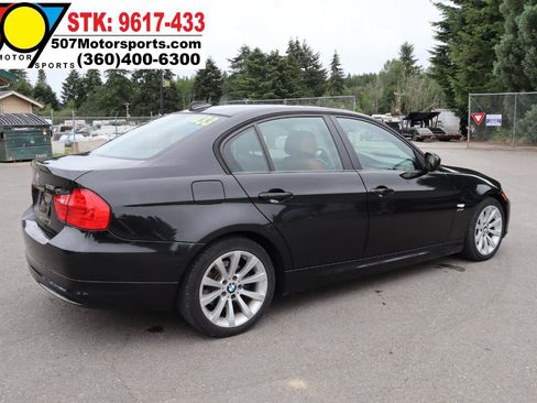 Used 2011 BMW 328i xDrive Sedan AWD/4WD image 6